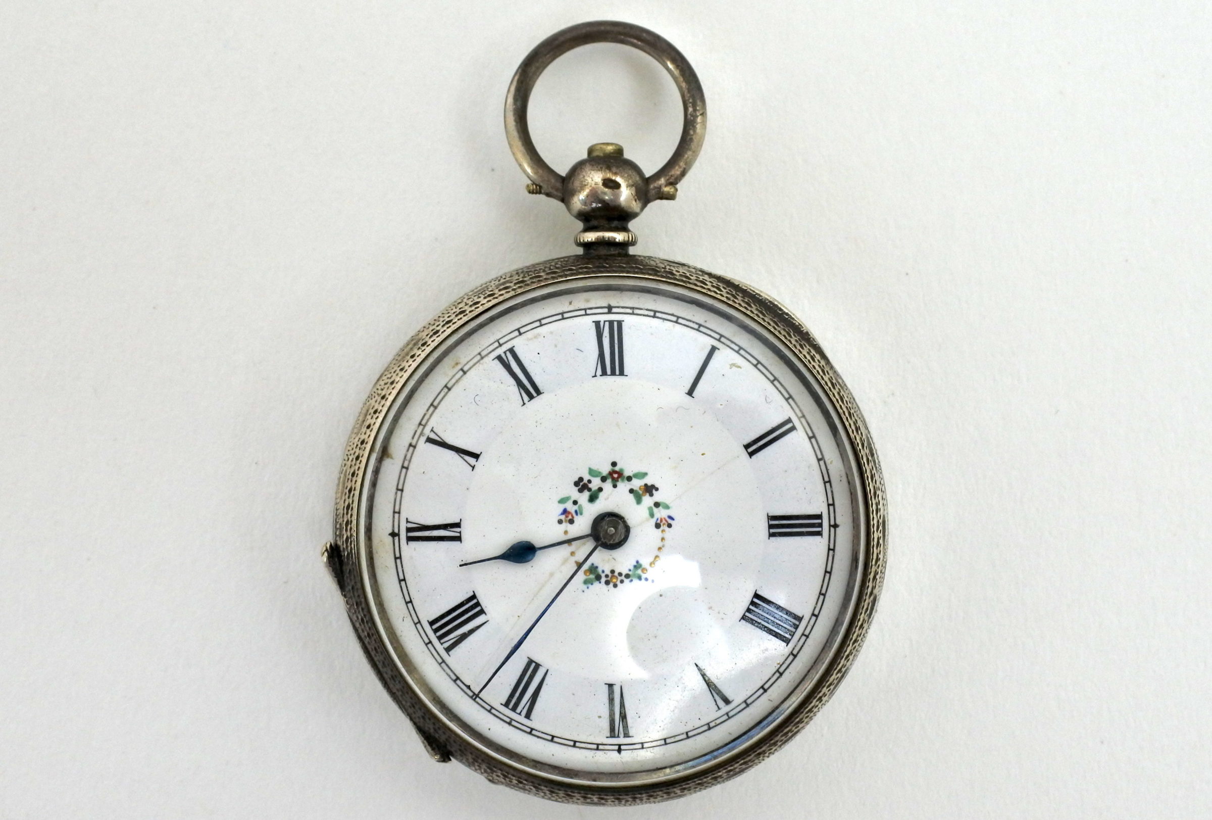 Orologio da tasca in argento con carica a chiavetta. Diametro cassa 40 mm