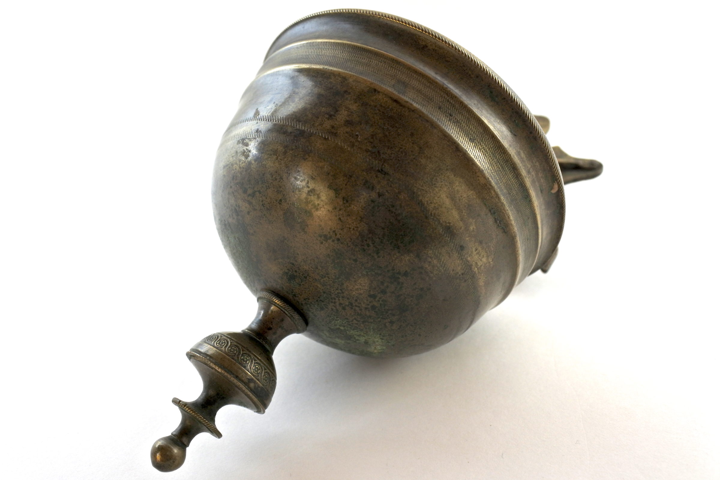 Acquasantiera in bronzo del XVIII° secolo - 3