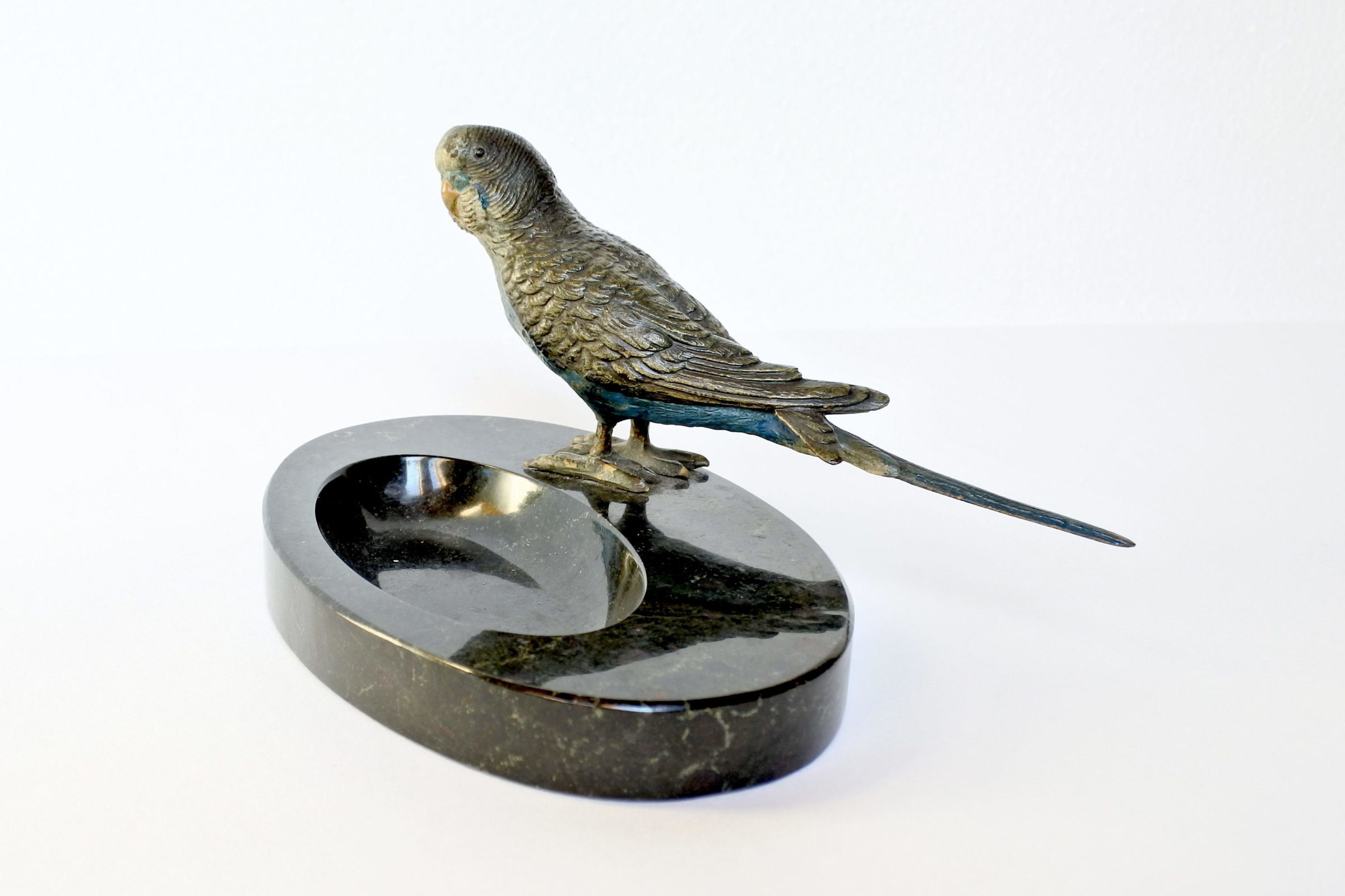 Posacenere o svuotatasche in marmo con pappagallo in bronzo di Vienna - 3