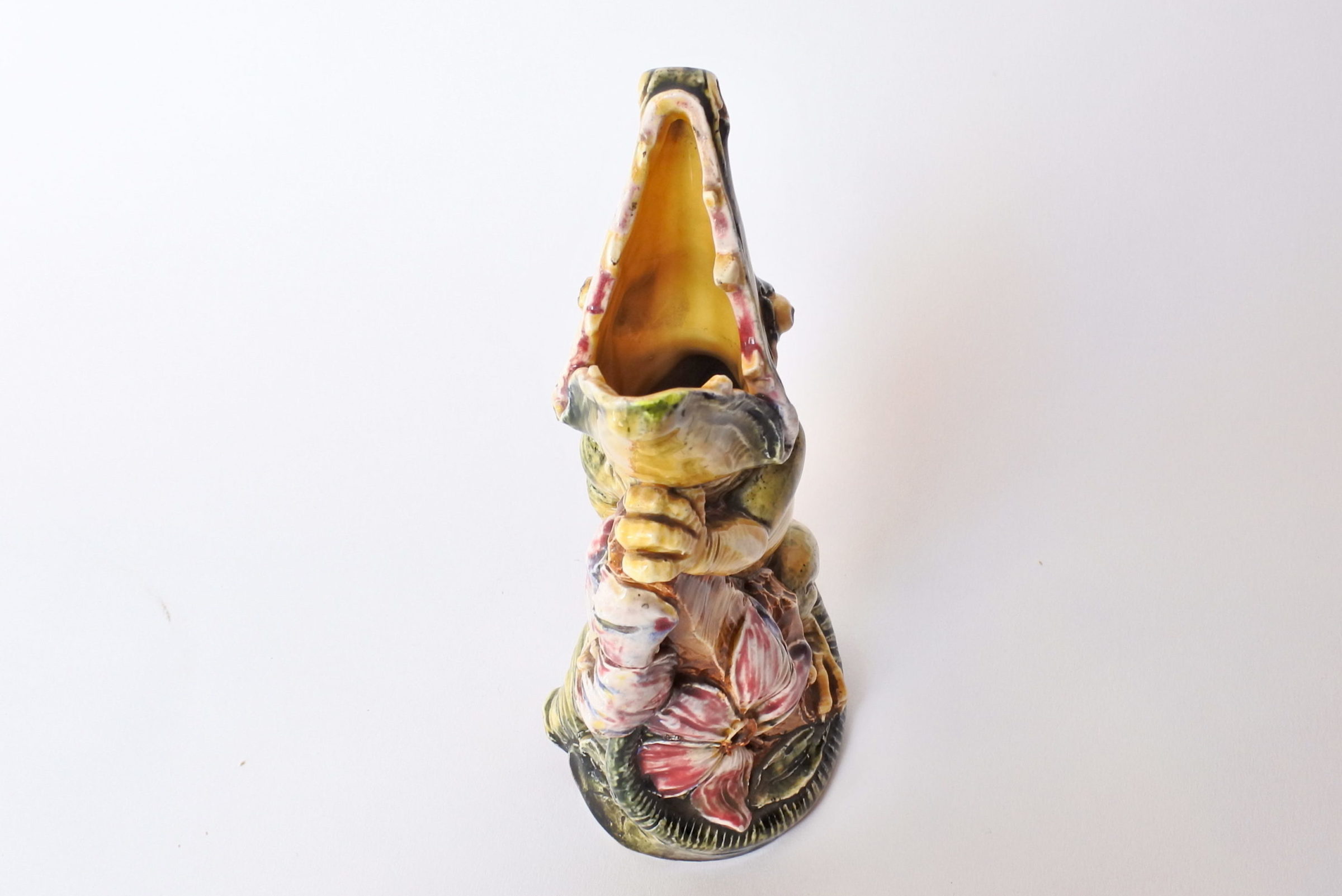 Vaso in ceramica barbotine a forma di coccodrillo - 5