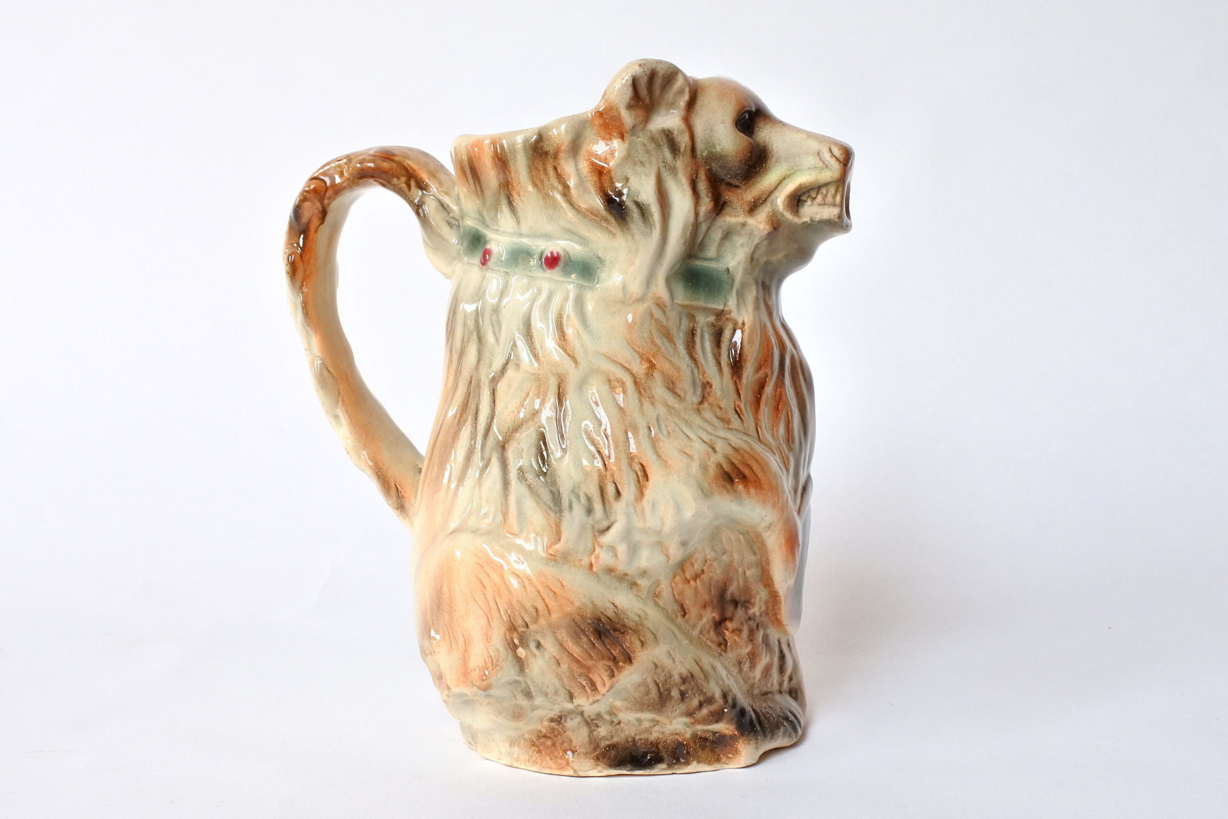 Brocca in ceramica barbotine a forma di orso con tamburo - 4