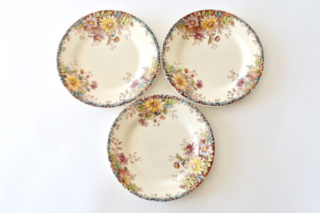 3 piatti in ceramica di Gien del 1878 con decoro fiori d’autunno