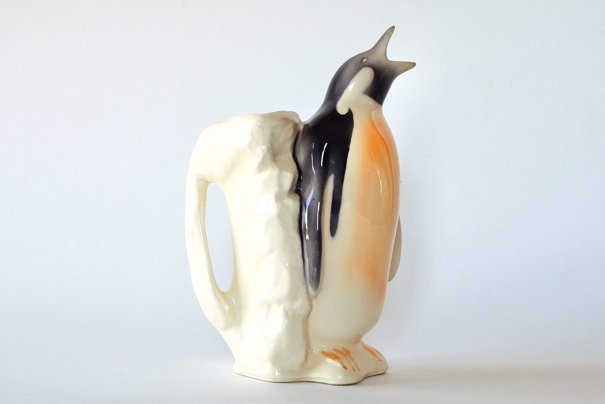 Brocca in ceramica barbotine a forma di pinguino con iceberg - 4