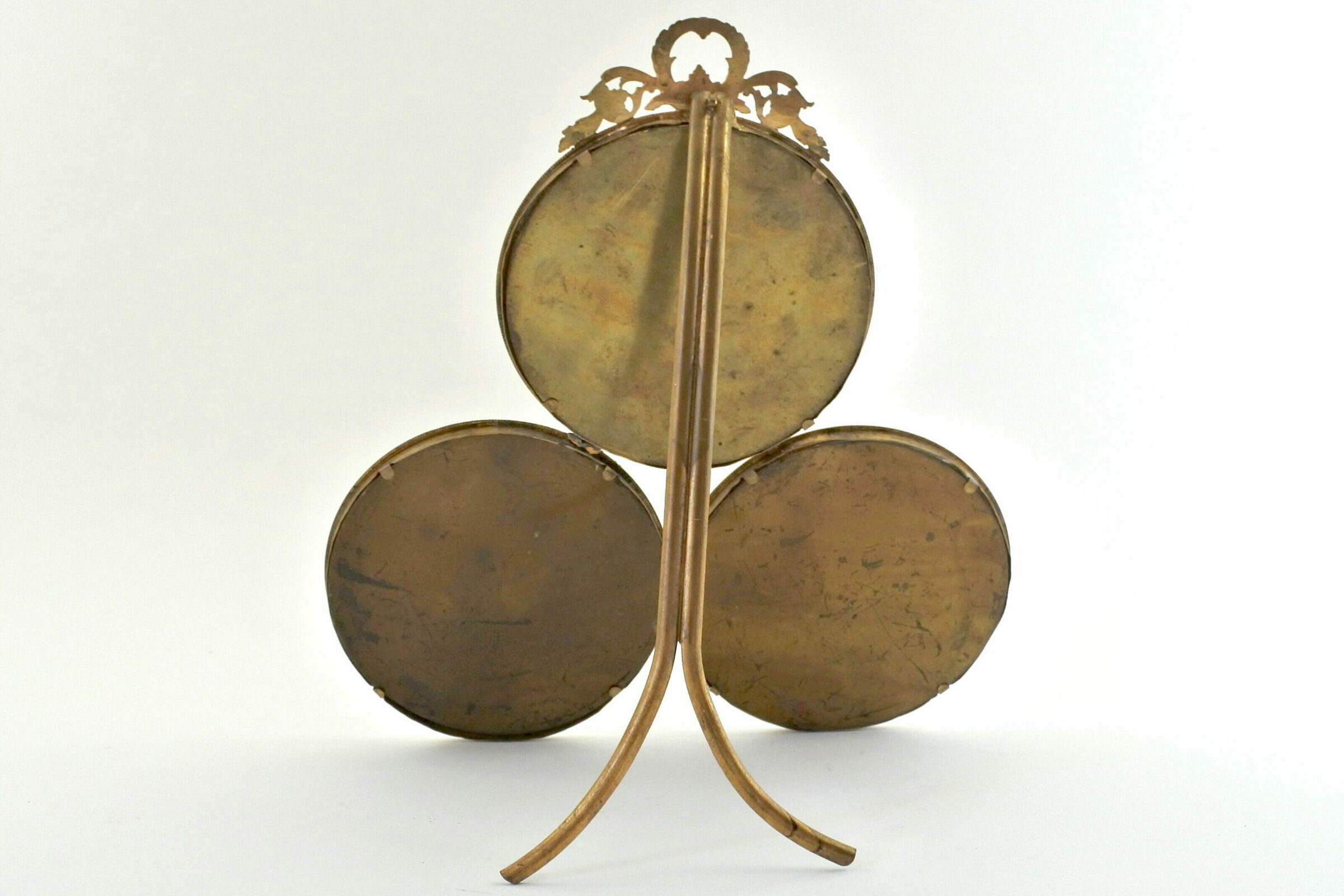Cornice antica in bronzo dorato con 3 portaritratti circolari- 2