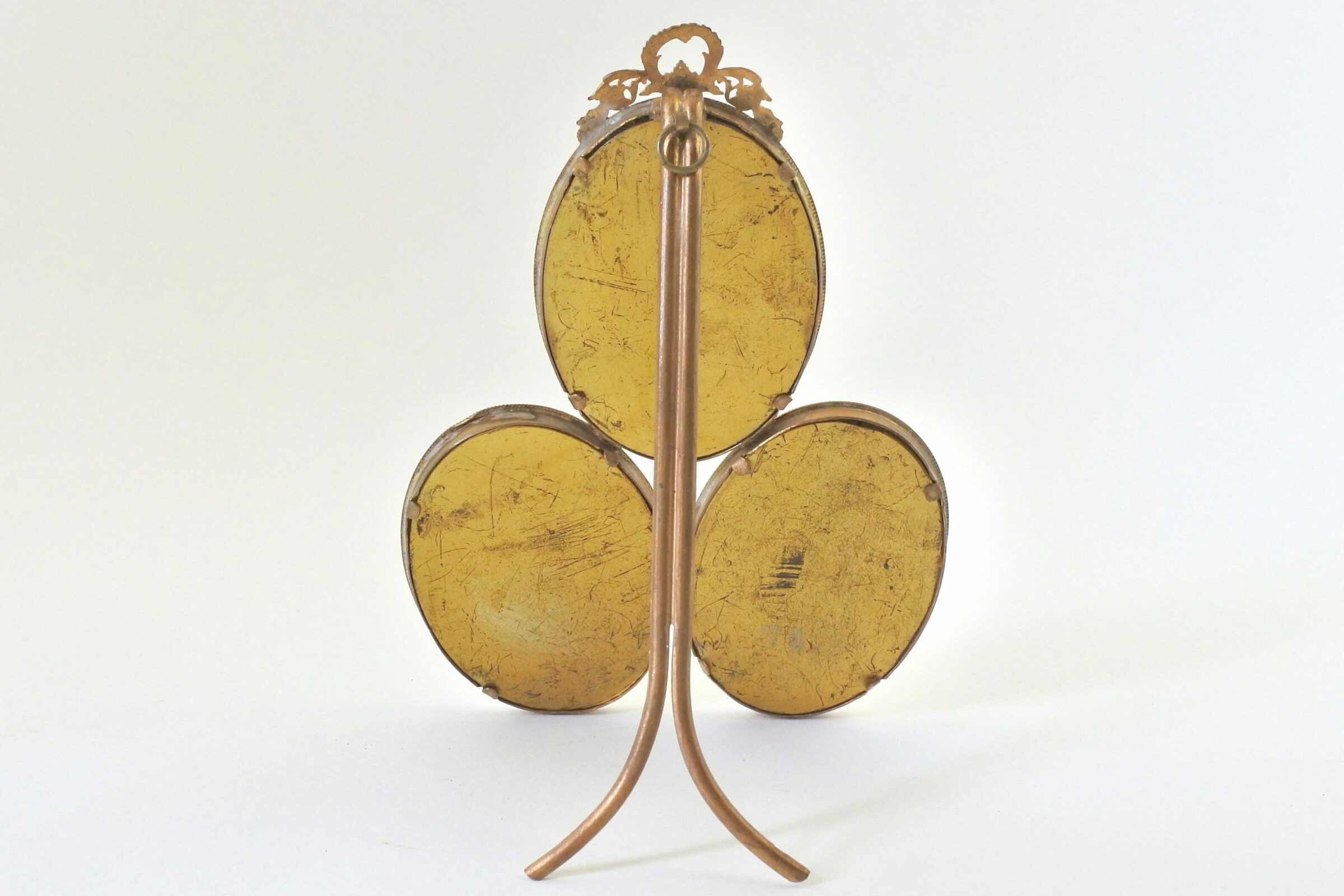 Cornice antica in bronzo dorato con 3 portaritratti ovali - 2